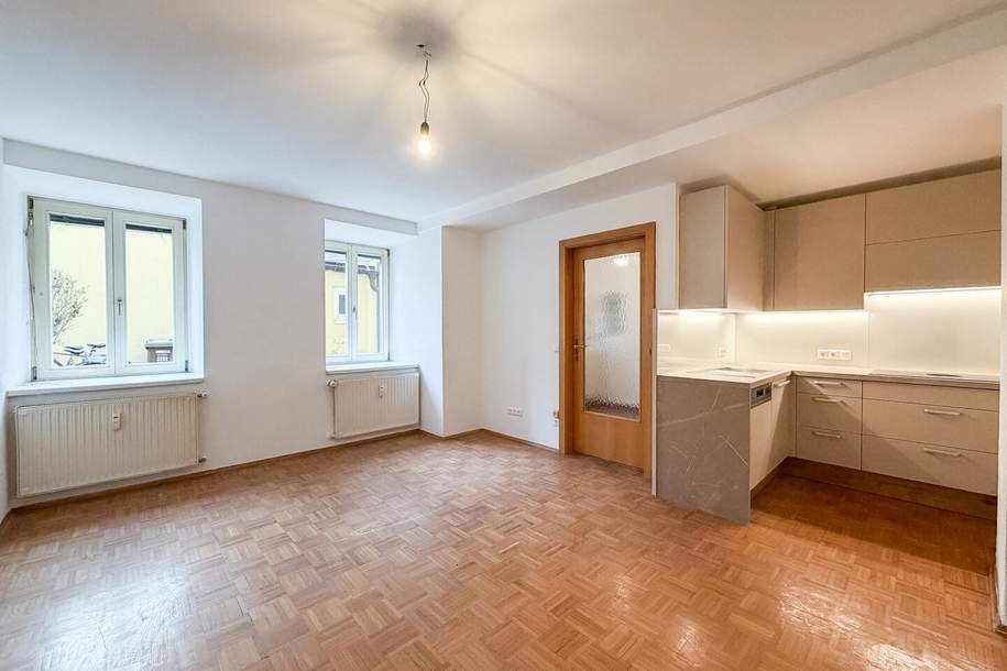 RUHELAGE NAHE JAKOMINIPLATZ | 2-Zimmer-Wohnung mit neuer Küche und Blick in den grünen Innenhof, Wohnung-miete, 599,89,€, 8010 Graz(Stadt)