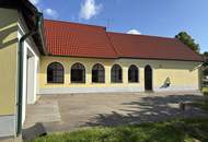Oberdorf: Gepflegtes Wohnhaus mit 2 Garagen und ebenen Garten