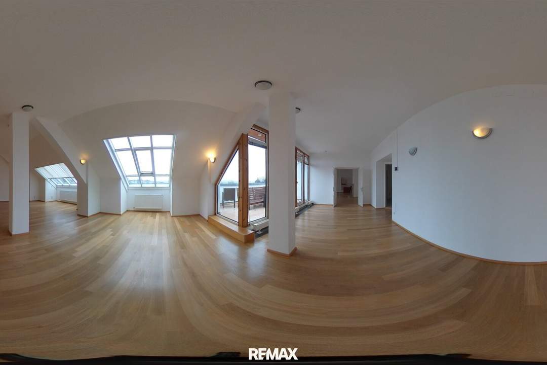 Stilvolle Luxus-Dachgeschosswohnung im Botschaftsviertel! 5 Zimmer, 2 Terrassen! Toller Blick auf den Botanischen Garten!