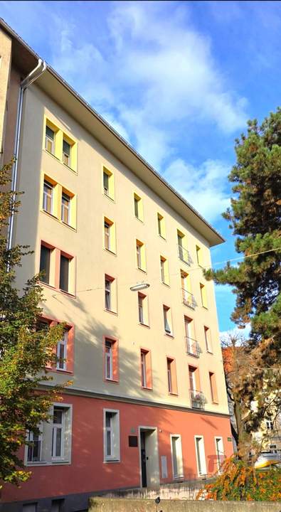 Grazer Altbautraum mit Balkon – Stilvoll wohnen in der Hirtengasse