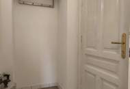 Hofruhelage: nettes Erdgeschoß-Single-Apartment im Herzen der Josefstadt!