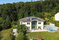 "Gediegene Villa, große Wohnfläche, viele Garagenplätze"