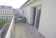 2 Zimmer und ca. 8 m² Terrasse