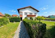Gepflegtes Einfamilienhaus mit Garten, Balkon, 2 Garagen &amp; vielseitigem Keller in Pulkau