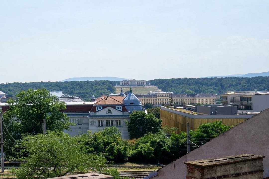 Stadtwohnung mit besonderem Ausblick – 94 m² Maisonette mit Gloriette-Blick