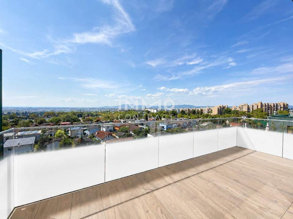 Laxenburger Straße: Commission-Free - A New Standard of Effortless Luxury