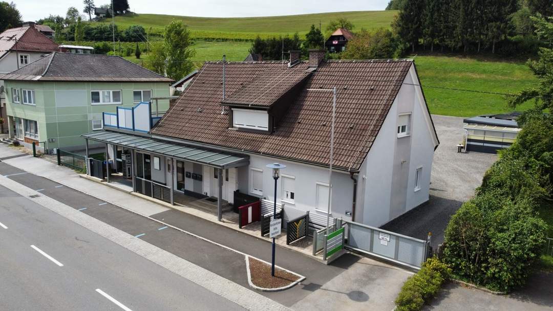 Vermietetes Wohn- und Geschäftshaus auf großem Grund mit 6 Carport-Plätzen!