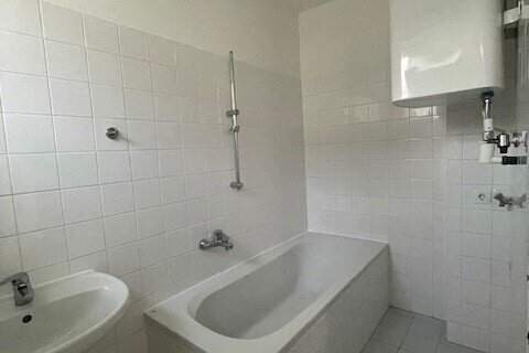 2-Zimmer Wohnung mit Balkon, Wohnung-miete, 545,96,€, 2410 Bruck an der Leitha