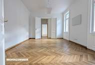 ! RENOVIERTE AKADEMIKERSINGLE-HAUPTMIETE IN KLASSISCHEM STILALTBAU !