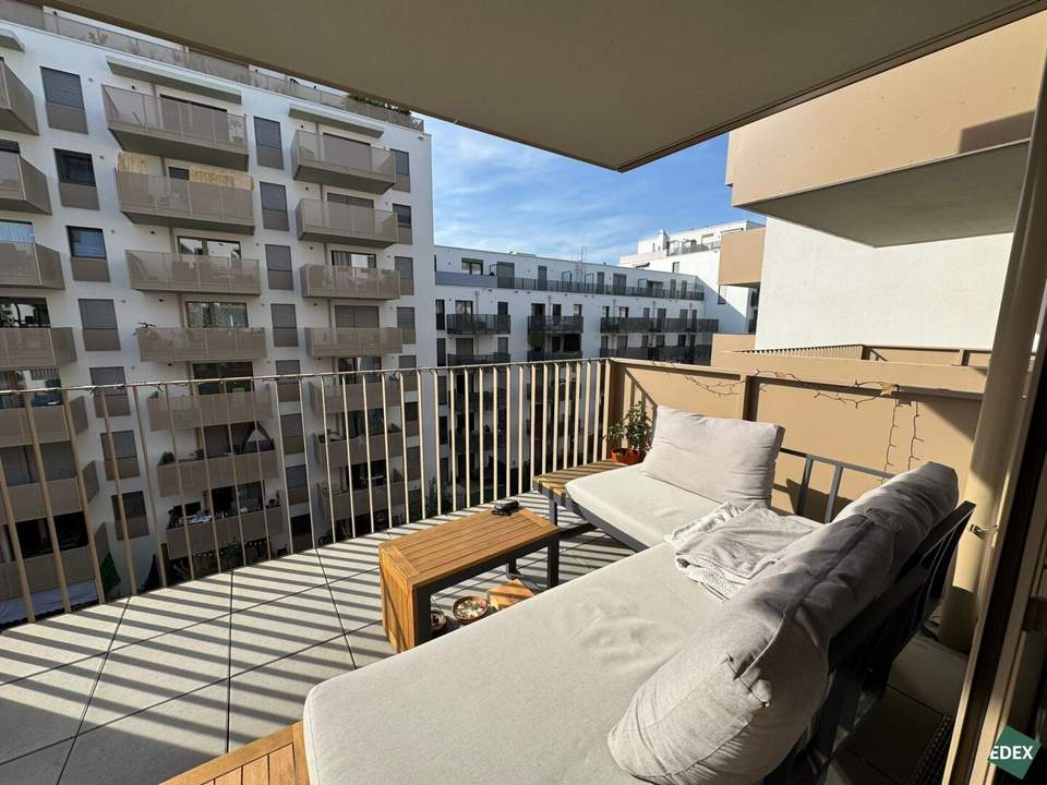 Ab November: Moderne 2-Zimmer-Wohnung mit Balkon nahe U1 Rennbahnweg