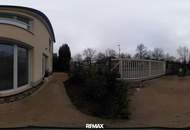 Gemütlicher Wohntraum mit viel Platz, großem Eigengrund und Dachterrasse