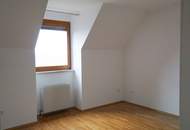 Neu sanierte 3-Zimmer Wohnung mit Küche und Balkon!