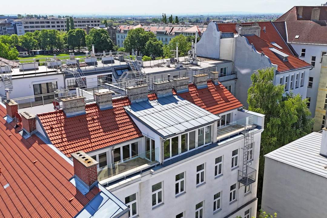 Erstbezug nach Sanierung! Exklusives Penthouse mit 2 Dachterrassen in ruhiger Hoflage Nähe Bahnhof Meidling