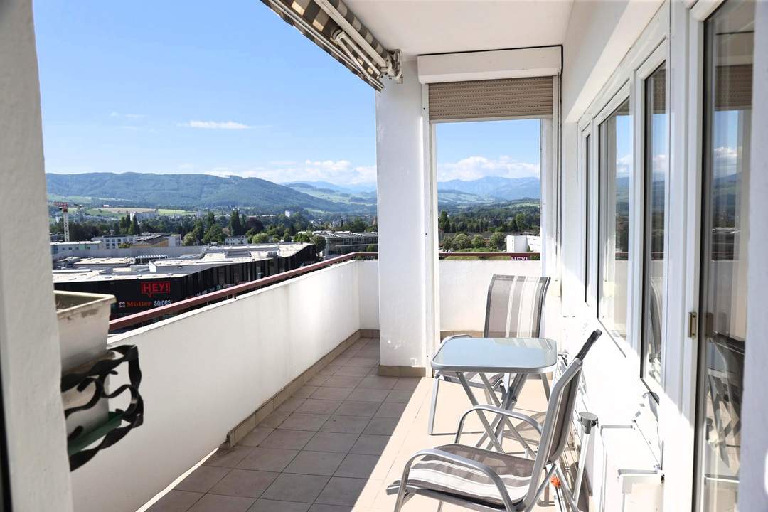 Panoramablick - 4 Raumwohnung mit 15 m² großem Balkon
