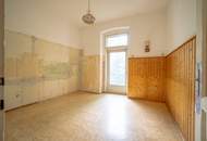 Sanierungsbedürftige 2-Zimmer-Wohnung in Saggen mit Entwicklungspotenzial