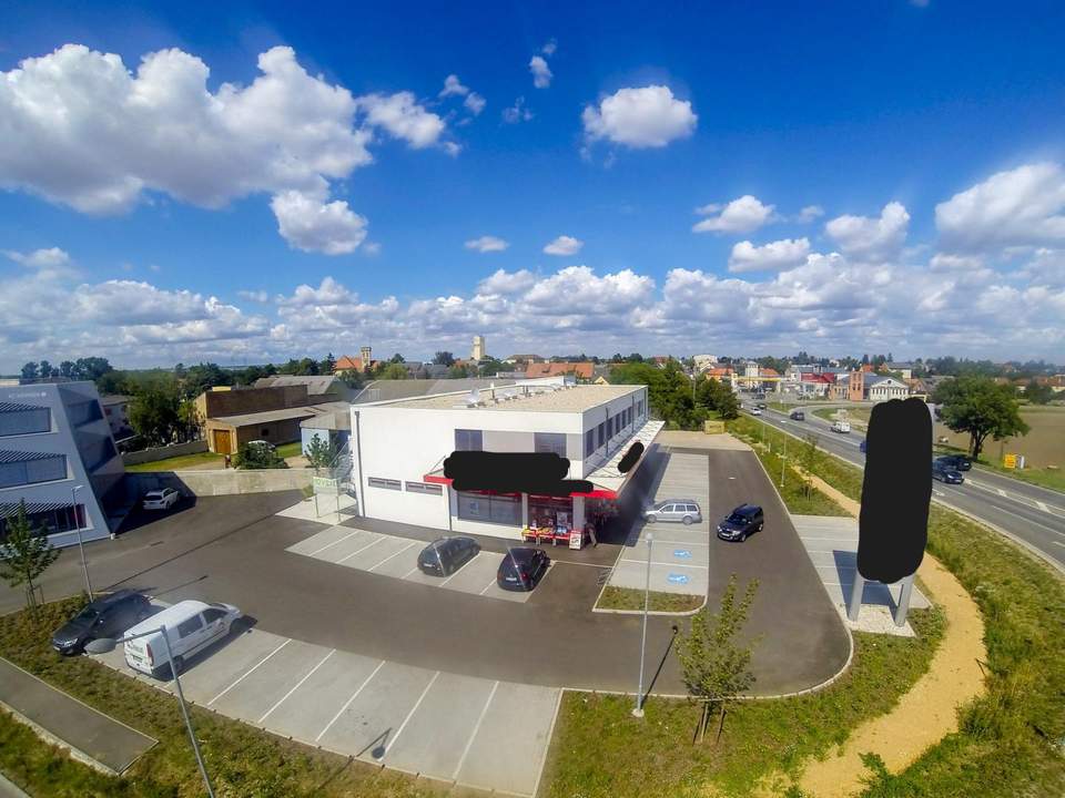 "595 m² Gewerbefläche in attraktiver Handelslage"