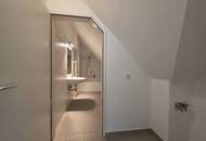 WOHNEN MITTEN IM VIERTEN - Urbane Lebensqualität in Zentrumsnähe - Großzügige 1-Zimmer Wohnung im Dachgeschoß
