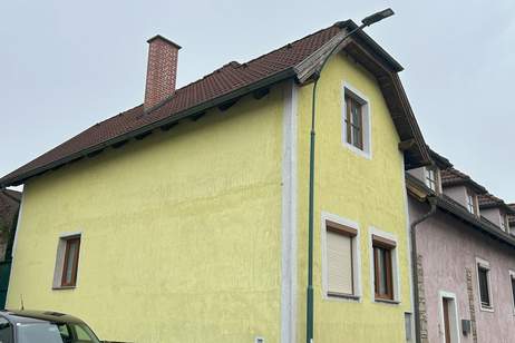 GROSSZÜGIGES LANDHAUS MIT KLEINER HALLE ALS WERKSTATT UND ABSTELLFLÄCHE SOWIE EIN EHEMALIGES HEURIGENLOKAL MIT VIEL POTENTIAL, Haus-kauf, 299.000,€, 3541 Krems(Land)