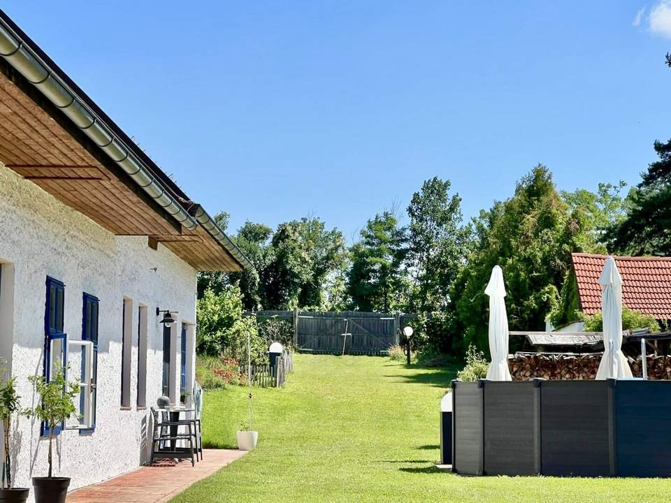 Wohnen, wo andere Urlaub machen – Traumhafter Streckhof mit Geschichte & Stil