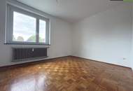 Teilsanierte 3-Zimmer-Wohnung im 1. Obergeschoss mit großzügiger Loggia