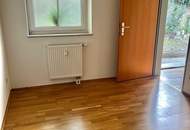 Ruhige barrierefreie 2-Zimmer-Wohnung mit Garten und Parkplatz – Ihr neues Zuhause !