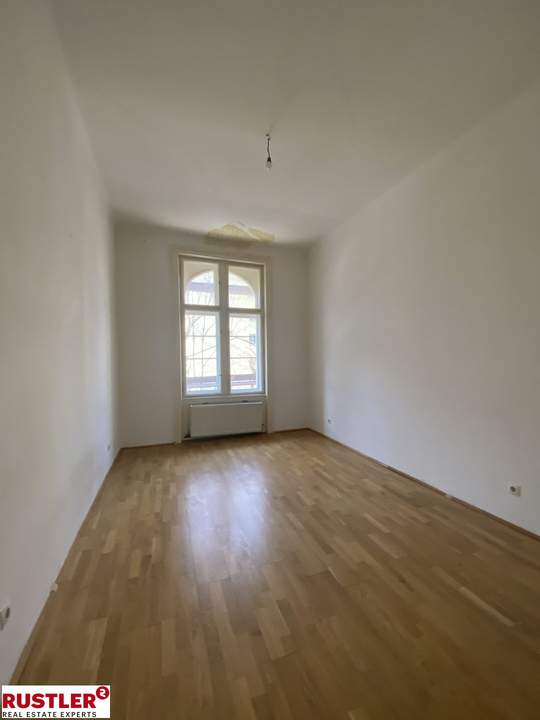 TOP Altbauwohnung in saniertem Altbauhaus | TOP-Lage am Tivoli!