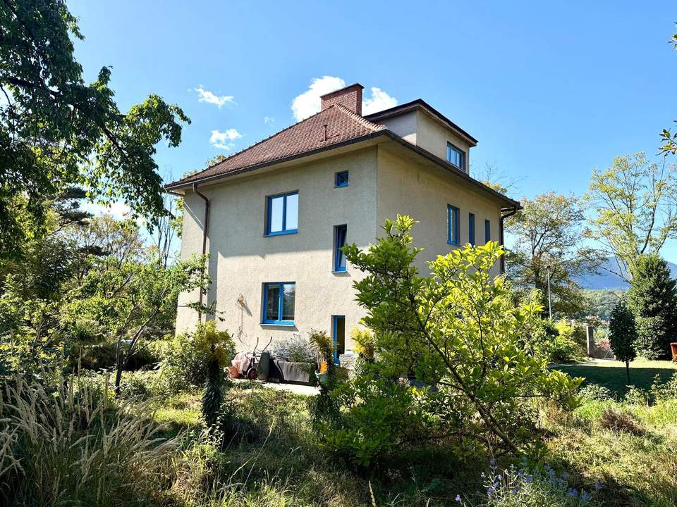 Großes Familienhaus mit Traumgrundstück! Erhöhte Aussichtslage!