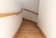 Lichtdurchflutete Dachgeschosswohnung mit mehreren Freiflächen!