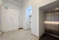 Großzügige Bürofläche mit Balkon in repräsentativer Lage im Banken- und Geschäftsviertel