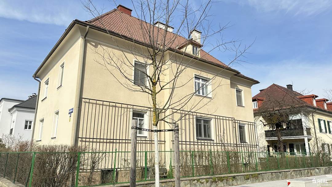 Schöne Altbauwohnung in der Klagenfurt Innenstadt mit eigenem Garten