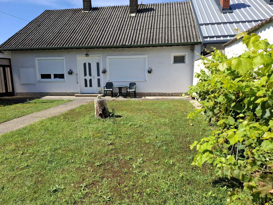 PREISREDUKTION: GUT ERHALTENES EINFAMILIENHAUS - GARTEN uneinsehbar, Nebengebäude vorhanden