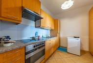 WOHNEN IM ZENTRUM! GERÄUMIGE 2 ZIMMER WOHNUNG MIT 81 m² WOHNFLÄCHE!