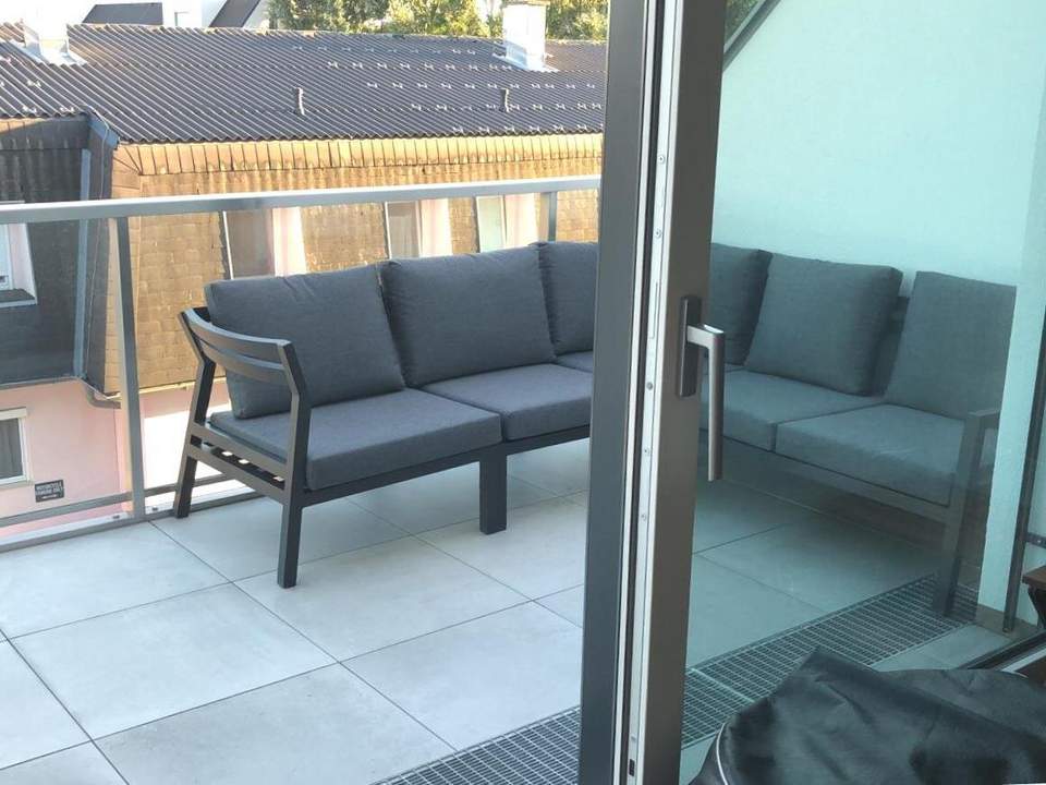 Moderne Anlegerwohnung mit Loggia und Tiefgaragenplatz