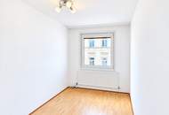 Sanierte 4-5 Zimmer Wohnung mit Loggia