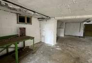 Sanierungsbedürftiges, großzügiges Zweifamilienhaus am ruhigen Ortsrand von Friedberg!