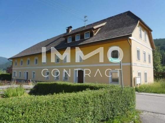 Mehrfamilienhaus mit 6 Wohneinheiten, auf großzügigem Grundstück und 6 Stellplätzen I Hohes Potential für starke Rendite