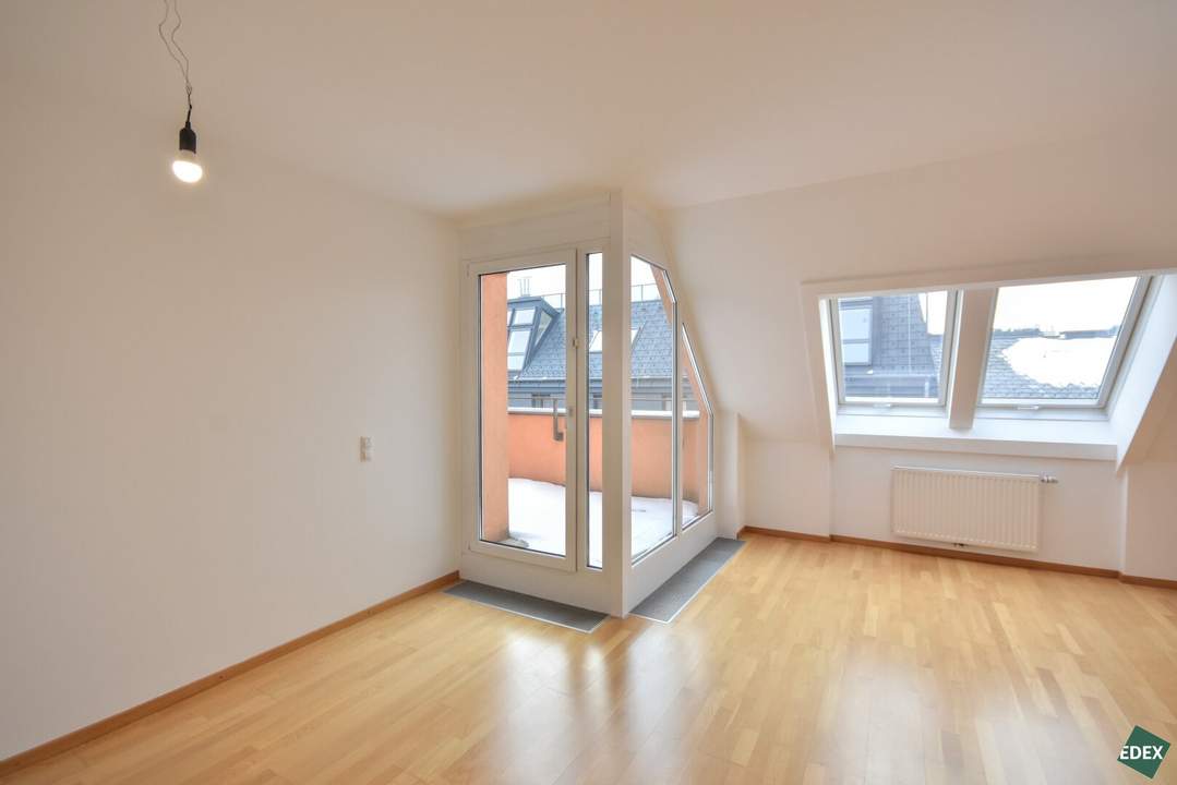 Schöne 3-Zimmer-Wohnung mit Balkon und Dachterrasse