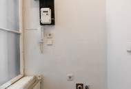 RUHIGE ALTBAUWOHNUNG // Kaiserstraße, 1070 Wien