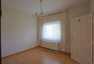 Süßes Haus auf großem Grund in Top-Aussichtslage