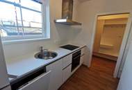 Bestlage 2 Zi. Maisonette, neu ausgebautes DG im prächtigen Altbau.