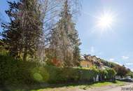 Mehrgenerationenhaus | vier Grundstücke, ca. 2.117 m² Grund, Pool, Sauna, zwei Garagen & großer Garten im Wienerwald