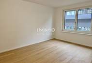 LAXURY: 2 Rooms. Prime Location. Commission-free: Directly at the main train station