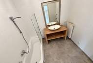 ZWEITBEZUG nach Sanierung // Schöne 2 Zimmer Wohnung mit Balkon | 1. Stock | Fernblick | Einbauküche