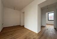 HERBSTAKTION - NEUE PREISE | 2-Zimmer Altbauwohnung mit großzügiger Verglasung und südseitigem Innenhofbalkon | Fernwärme