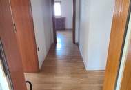 ++PERFEKTE FAMILIEN- oder STUDENTEN- MAISONETTENWOHNUNG zum WOHLFÜHLEN mit 2 BALKONE** 3 SZ, BÜRO, WOHNKÜCHE++ CARPORT++ca. 123 m² WOHNFLÄCHE++