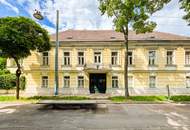 Elegante Wohnung in historischer Villa mit Dachterrasse und Blick ins Grüne