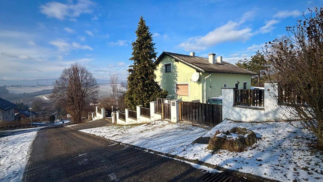 Großes Grundstück mit Haus für die ganze Familie- 8 Zimmer, Kamin und Nebengebäude – Ihr neues Zuhause!