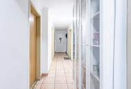 Attraktive Gewerbeimmobilie mit Wohnungseinheiten, Mitarbeiterzimmern und vielseitigen Nutzungsmöglichkeiten