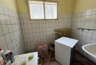 Großzügiges Wohnhaus auf großem Grundstück in idyllischer Lage! Sanierungsbedürftig!