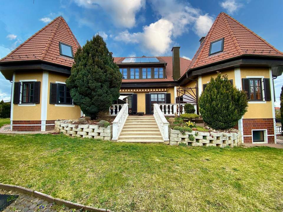 Noch mehr Wohnfläche möglich!! I auch für mehrere Generationen I ~ 1152m² Grundstück I beheizter Keller I Pool I Photovoltaikanlage I Solaranlage I